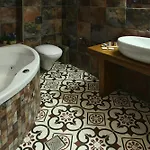 Theta Pelion 4*